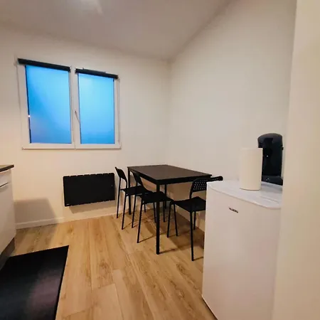 Cosy Metro 14 Paris Apartment